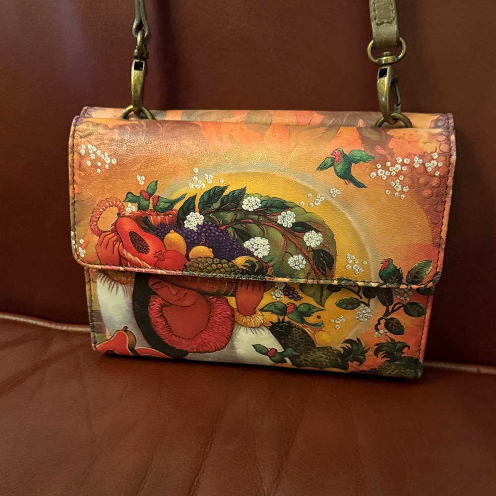 Elegant Floral Crossbody Bag